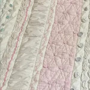 Pottery barn kids queen/full quilt w/ 2 shams